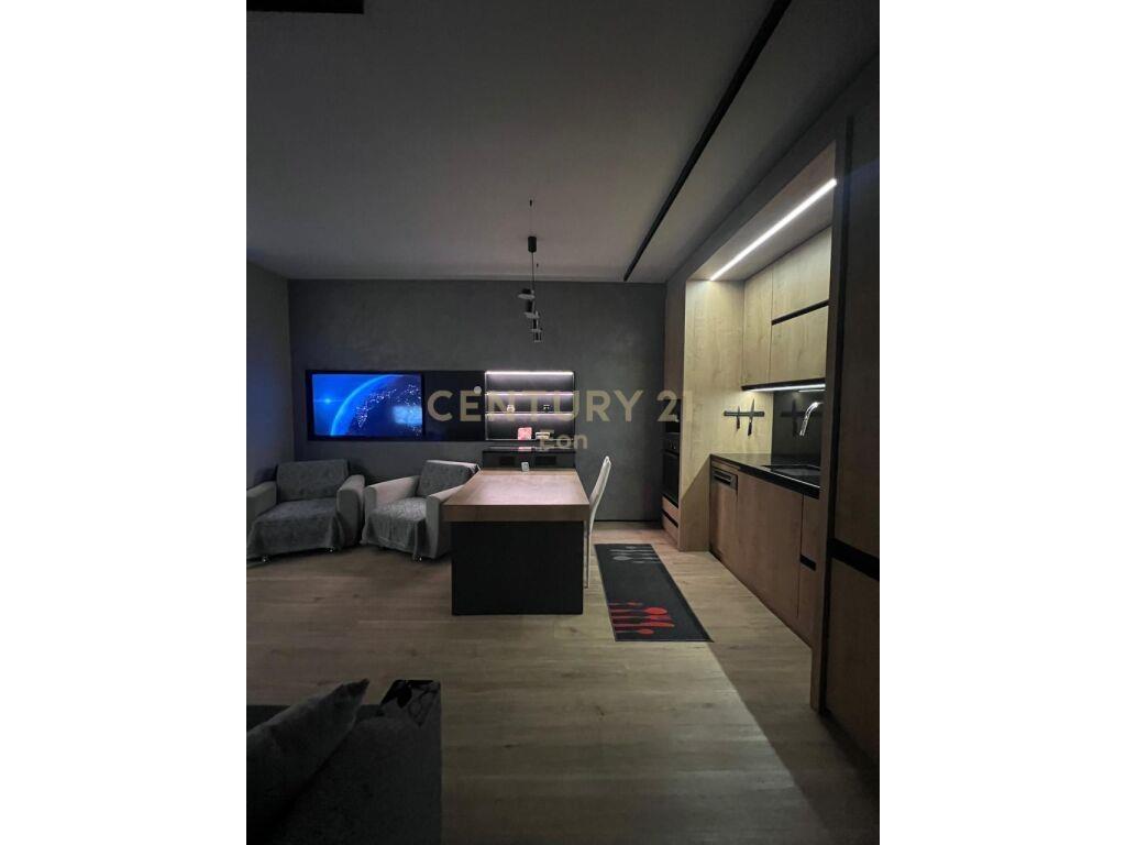 Shitet apartament 1+1 në zonën Plazh, Durrës, linja e parë!