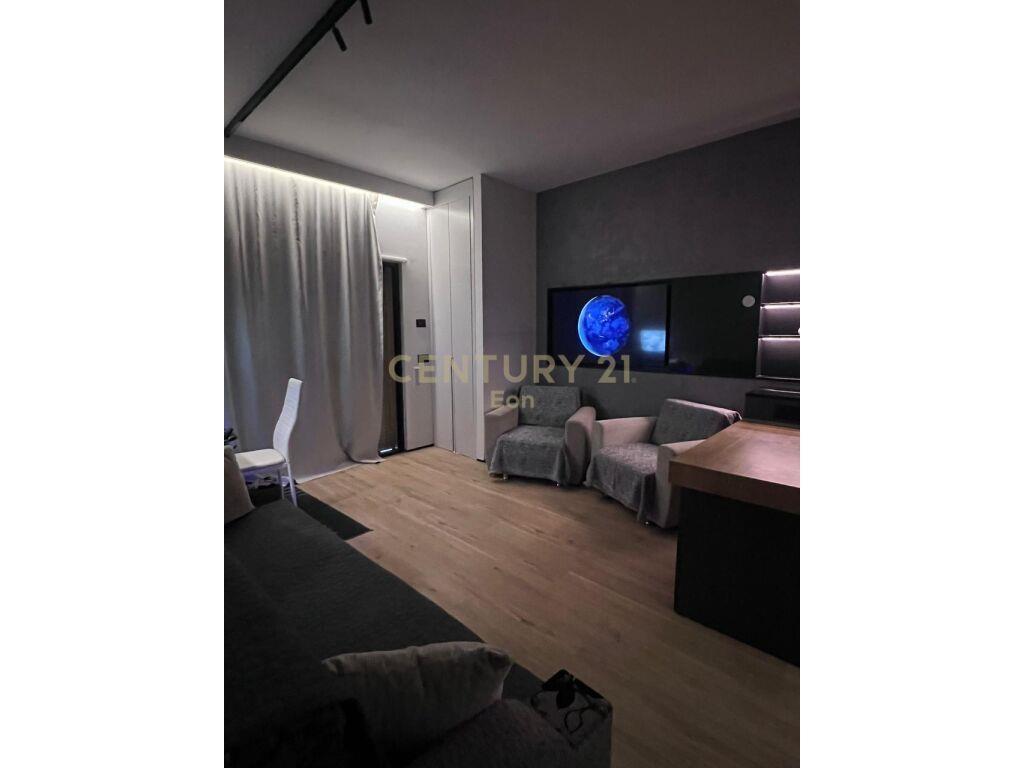 Shitet apartament 1+1 në zonën Plazh, Durrës, linja e parë!