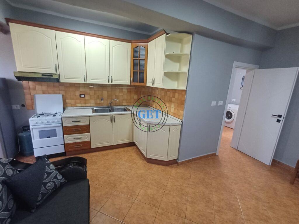 Jepet me qira Apartament tek Zjarrfikësja , Durrës.
