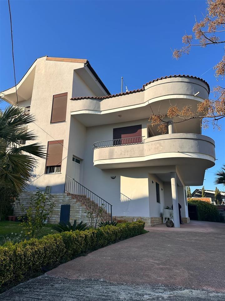 Okazion vilë 3 katëshe