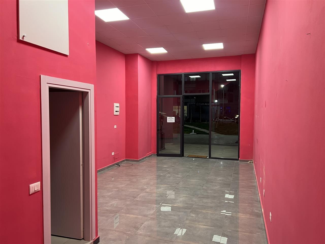 Jepet dyqan me qera tek “Grand Galeria”