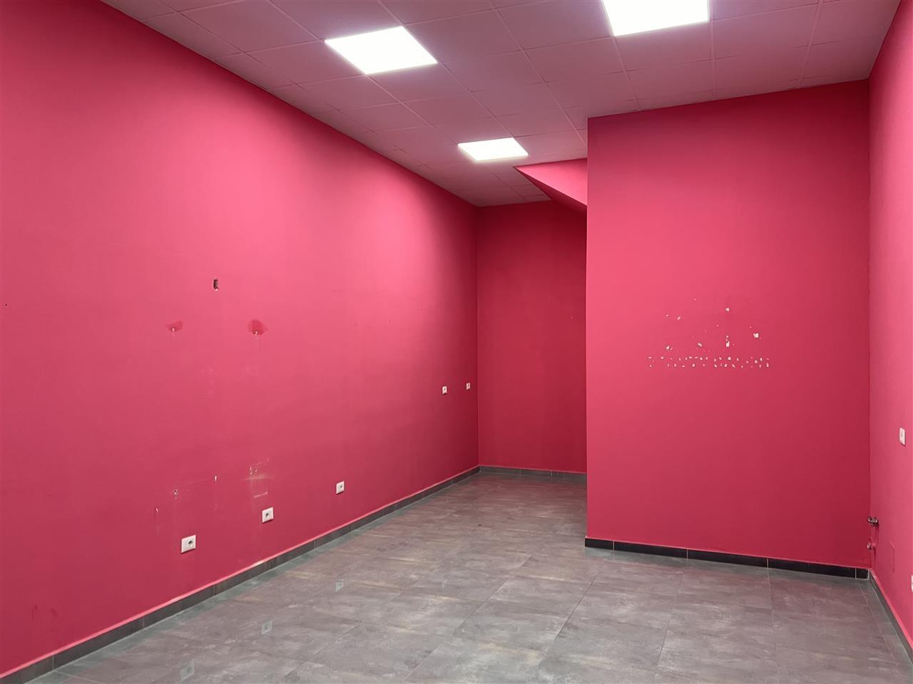 Jepet dyqan me qera tek “Grand Galeria”