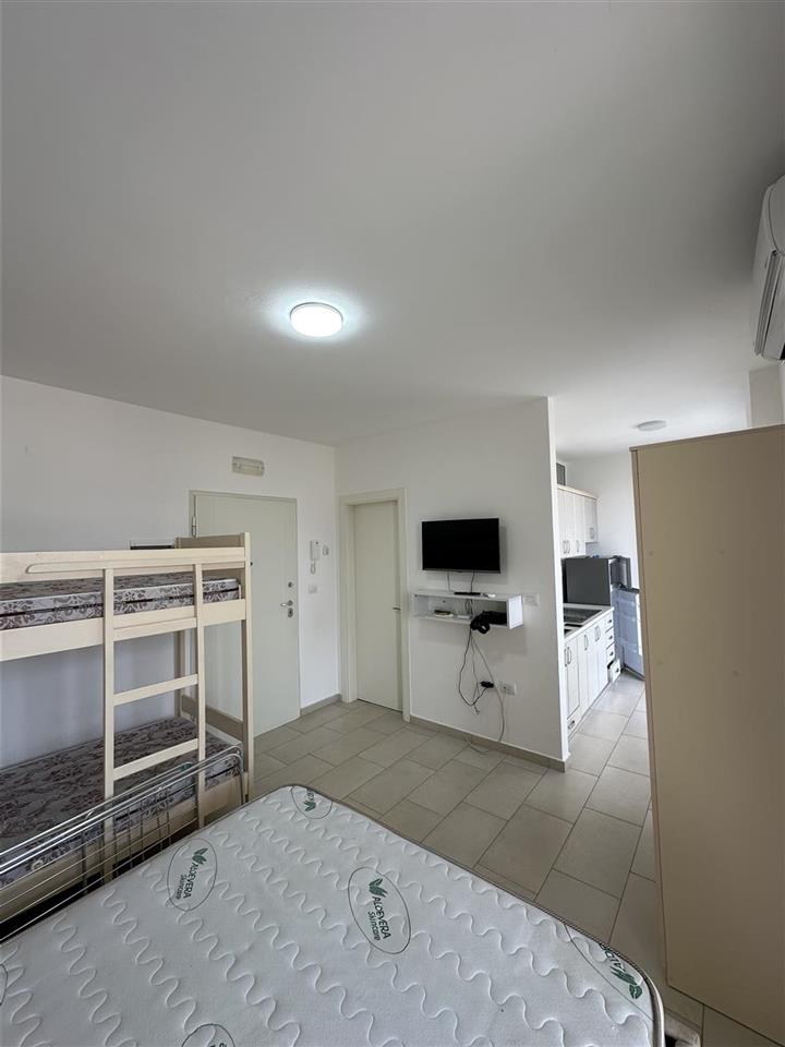 Shitet Garsoniere Shengjin