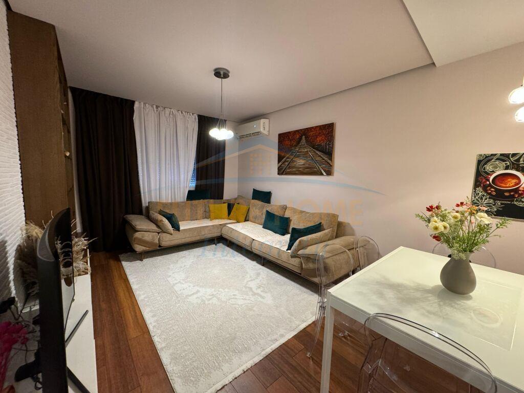 Shitet, Apartament 2+1, Selvia, Tiranë.