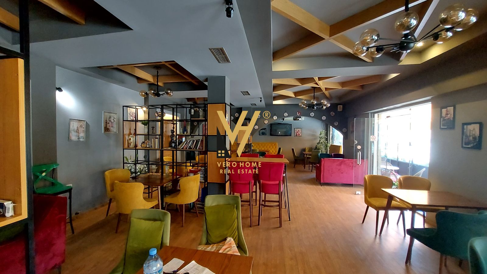 AMBIENT 334 M2 ME QERA NE SELITE 2.000 EURO