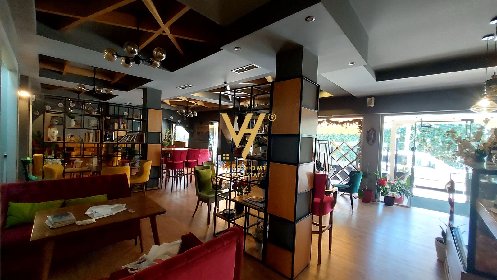 AMBIENT 334 M2 ME QERA NE SELITE 2.000 EURO