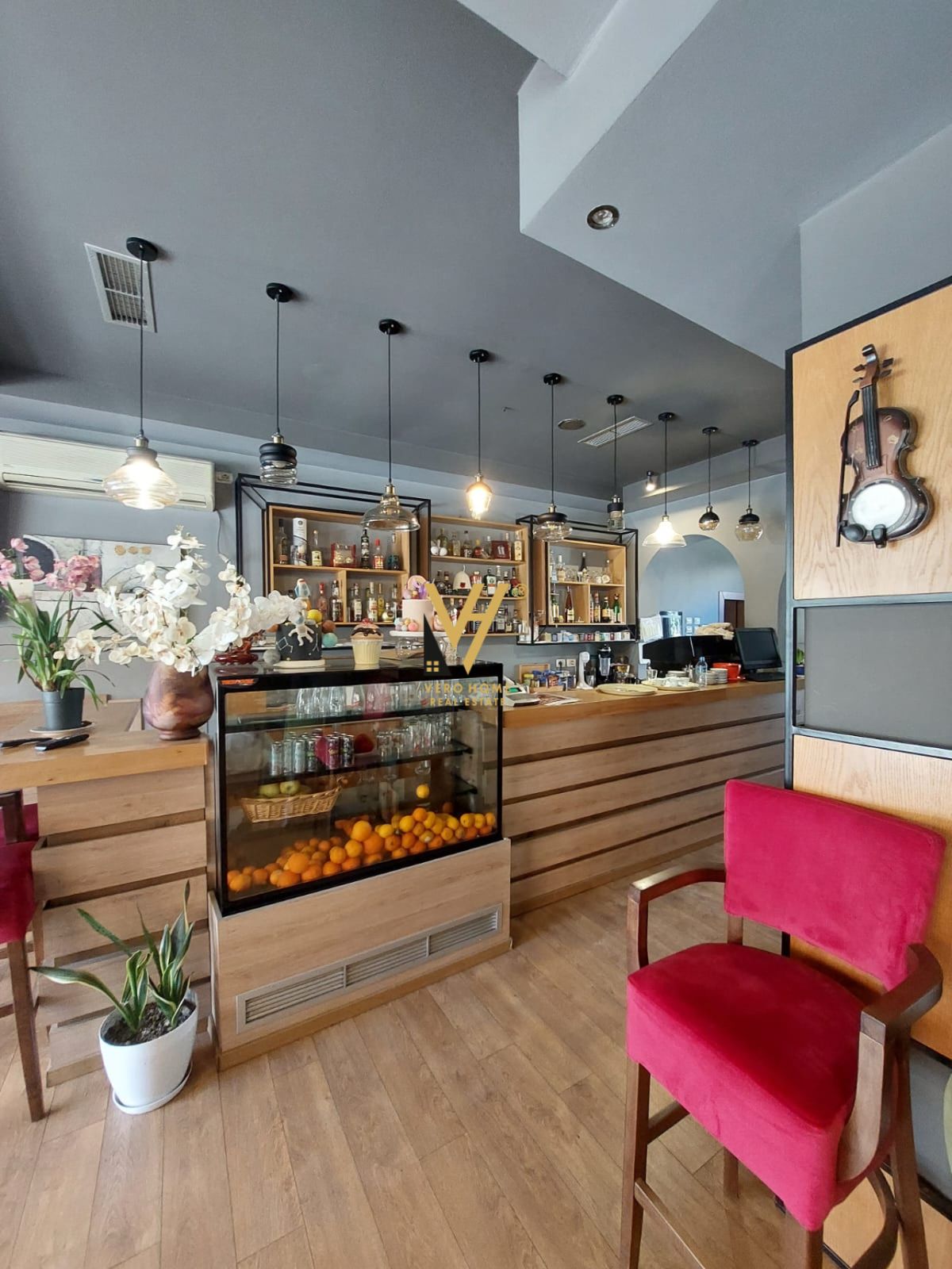 AMBIENT 334 M2 ME QERA NE SELITE 2.000 EURO