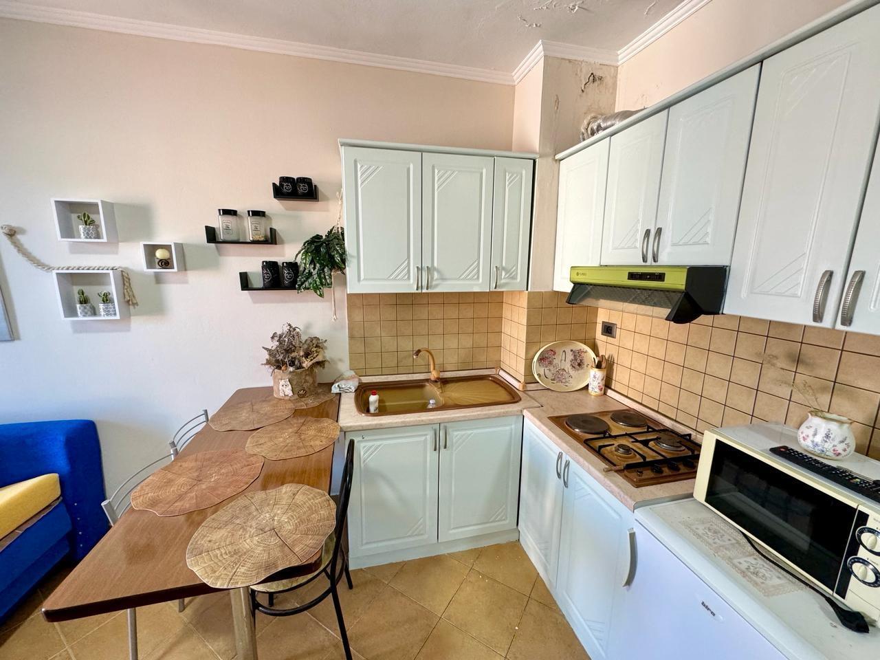 Golem,Shitet /Qira garsoniere ne zone kompleksi,afer Miami.