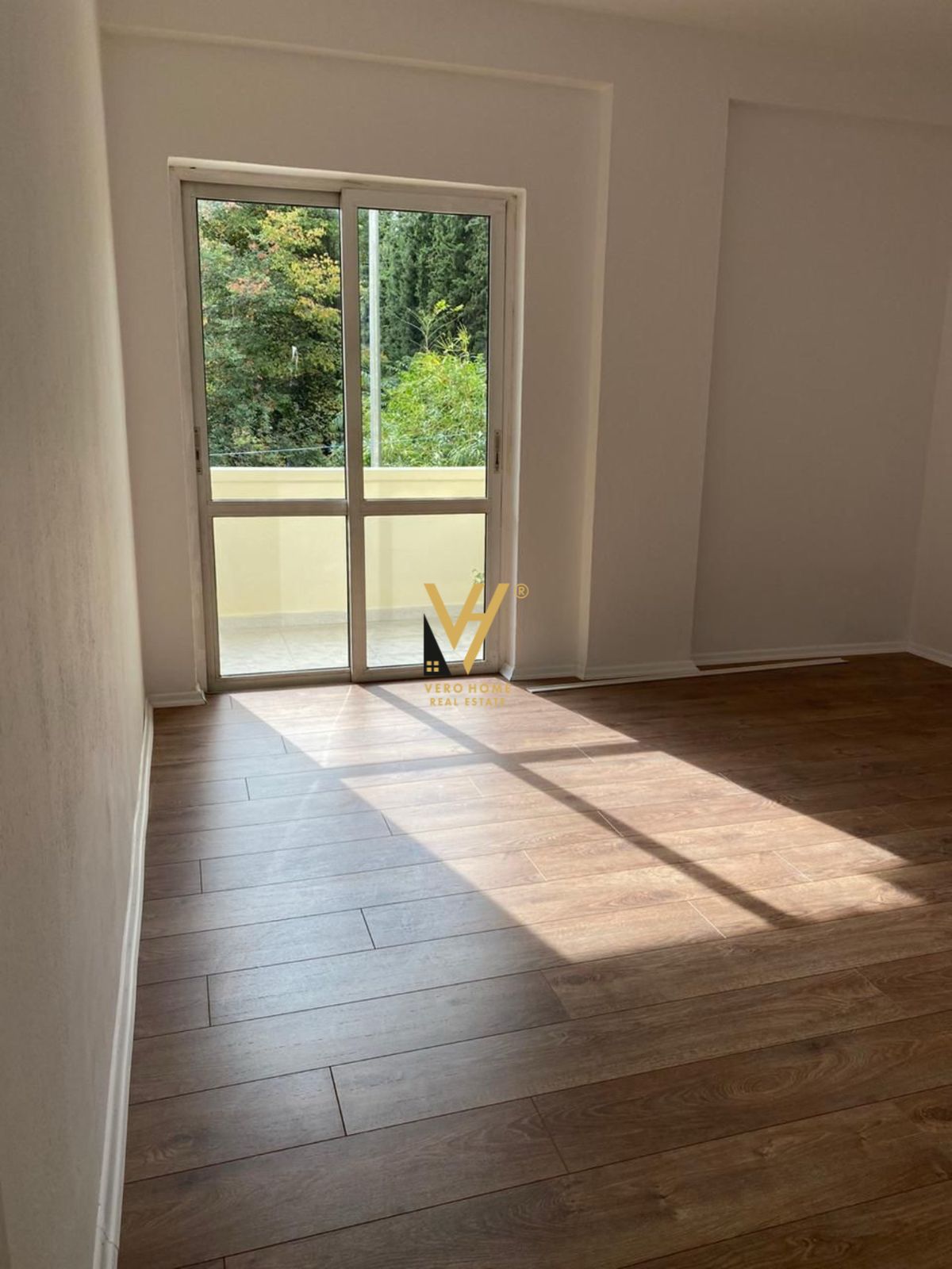 ZYRE 100 M2 TE RR. ELBASANIT 680 EURO