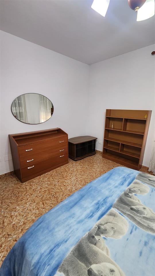 Jepet me qira 2+1 tek Pallati me shigjeta