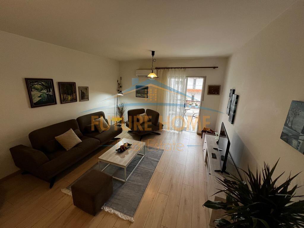 Qera, Apartament 2+1+2+Post Parkimi, Komuna e Parisit,Tiranë