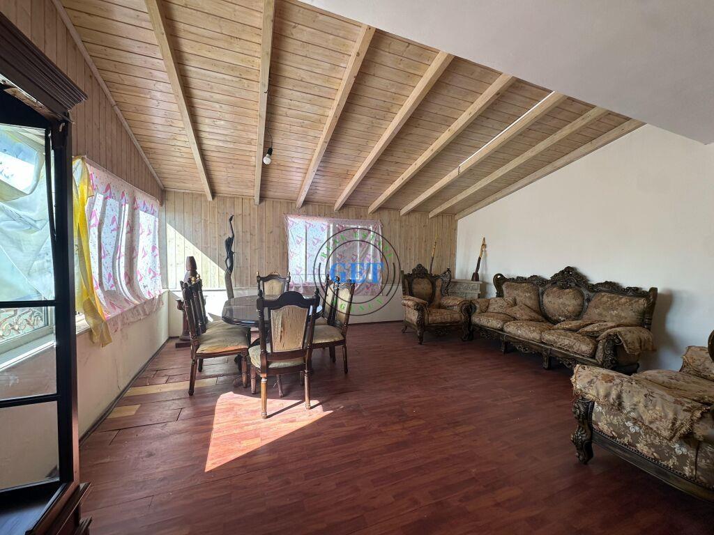 Shitet ,Apartament 3+1+2 +Verand, Prane Tregut te Vogel, Dur