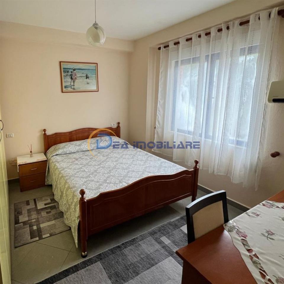 JEPET ME QERA APARTAMENT 3+1 PMAJE NGA DETI