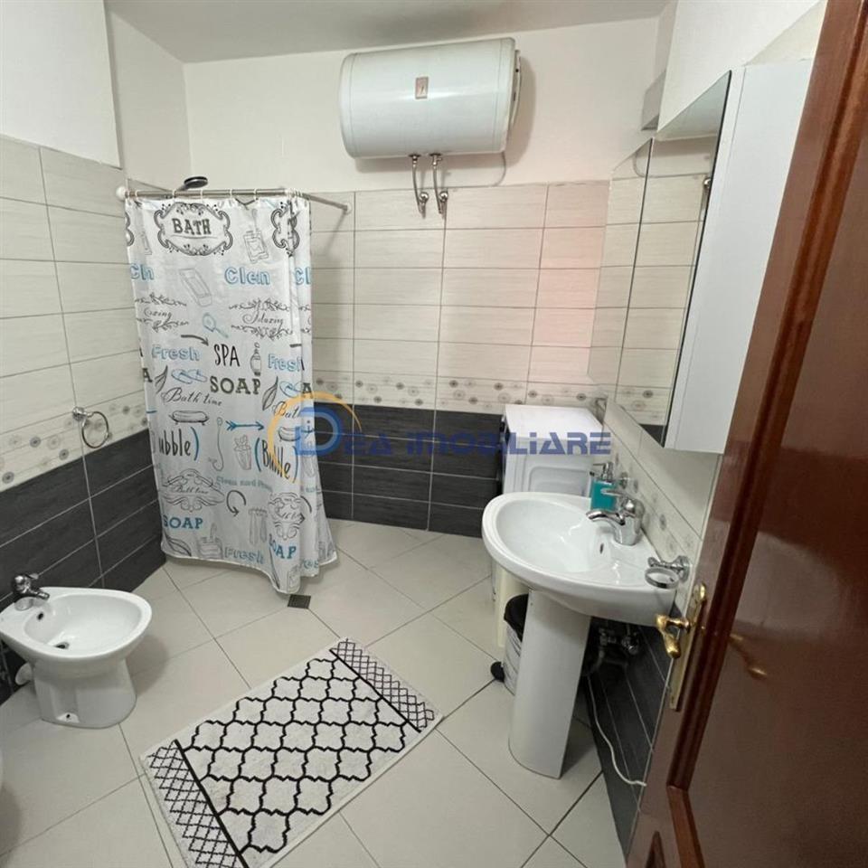 JEPET ME QERA APARTAMENT 3+1 PMAJE NGA DETI