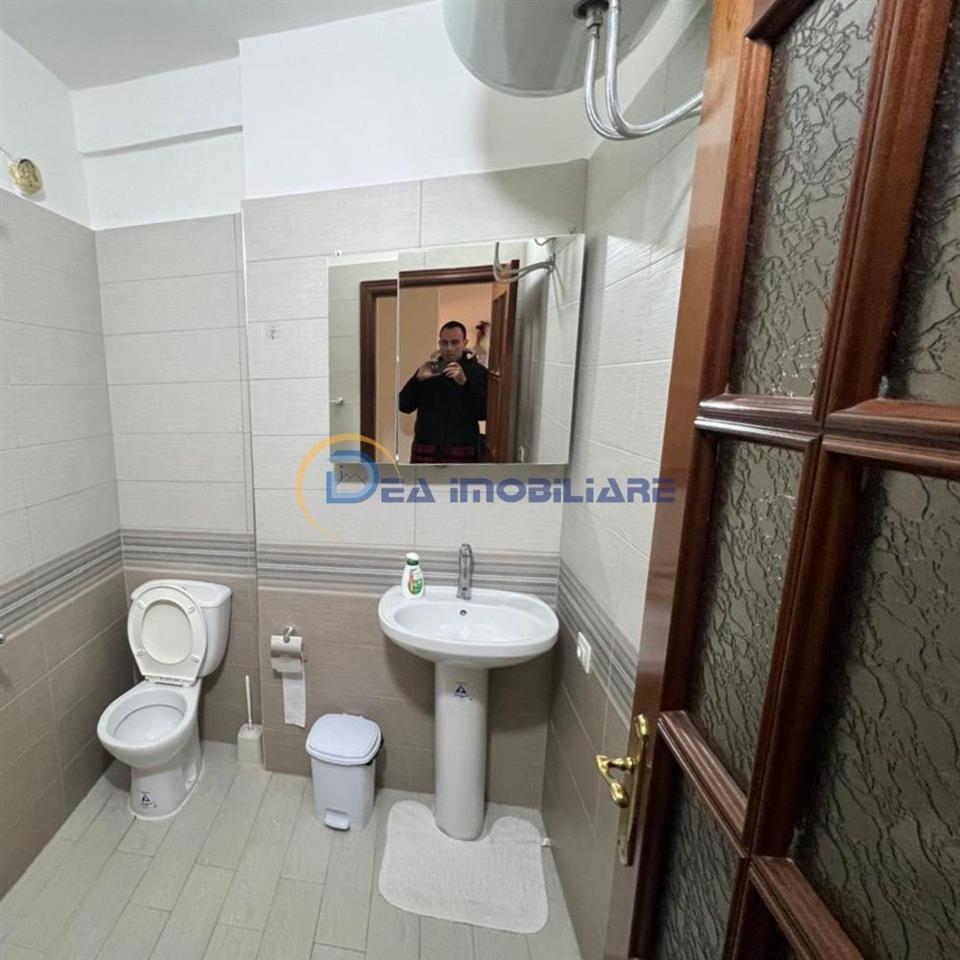 JEPET ME QERA APARTAMENT 3+1 PMAJE NGA DETI