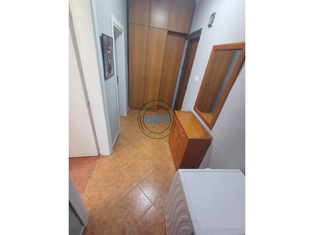 Qira, Apartament 1+1, prane Zjarrfikëses, Durrës!