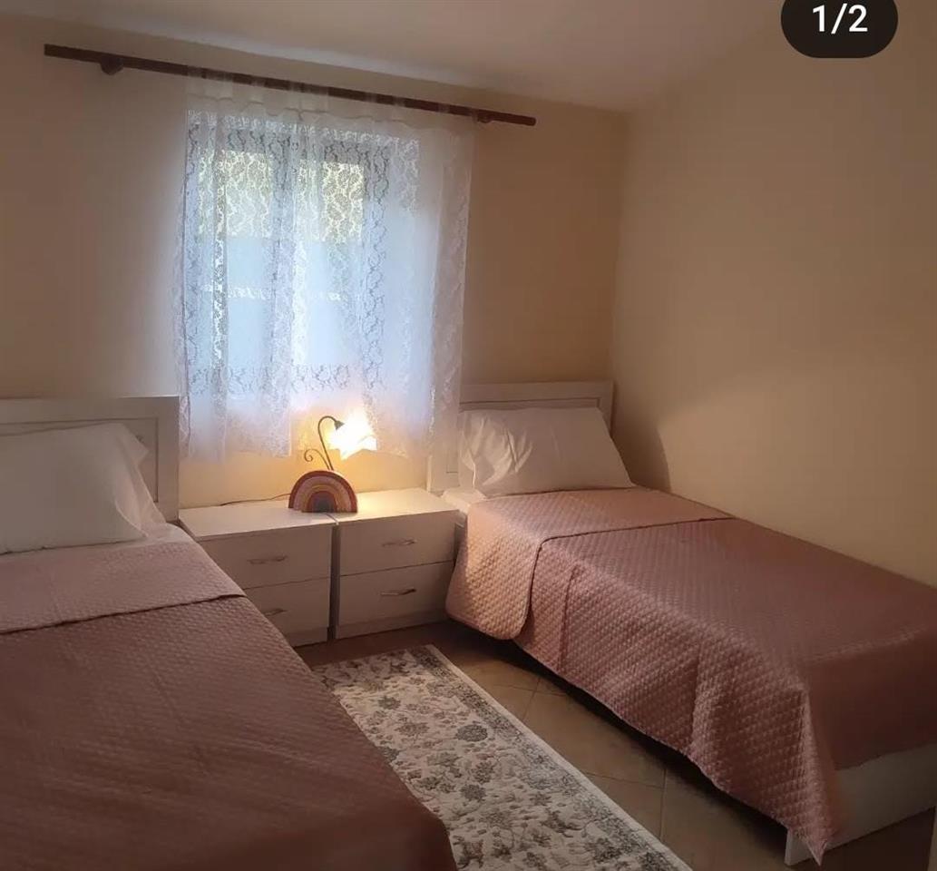 Jeper me qera afer rruga kosovareve