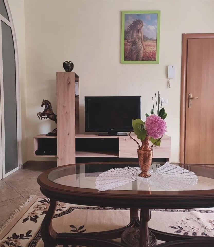 Jeper me qera afer rruga kosovareve