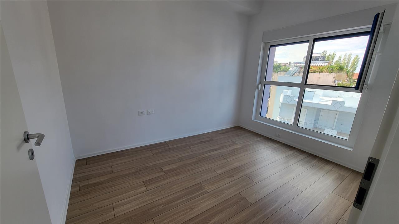 Jap me qera apartament 2+1 tek kompleksi Mangalem 21 AliDemi