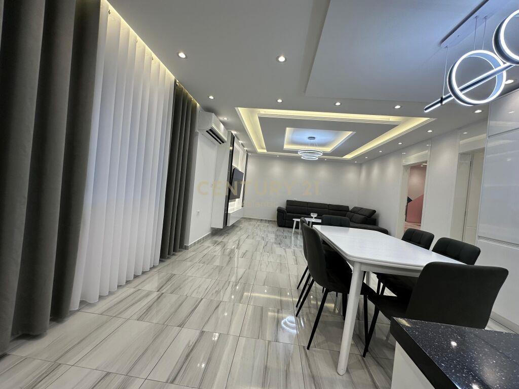 SHITET APARTAMENT 2+1 TEK SHKEMBI KAVAJES!