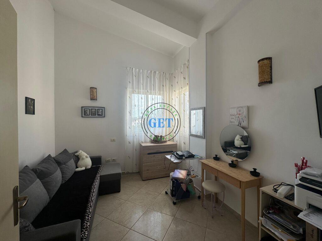 Shitet Dupleks 3+1, Golem