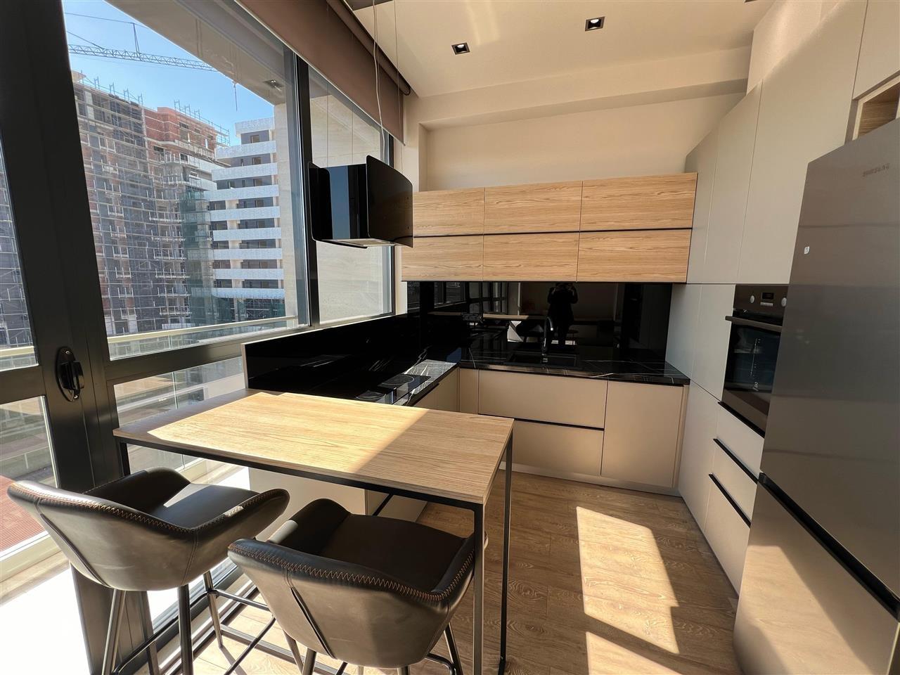 Apartament 2+1+parkim per qera prane Square 21