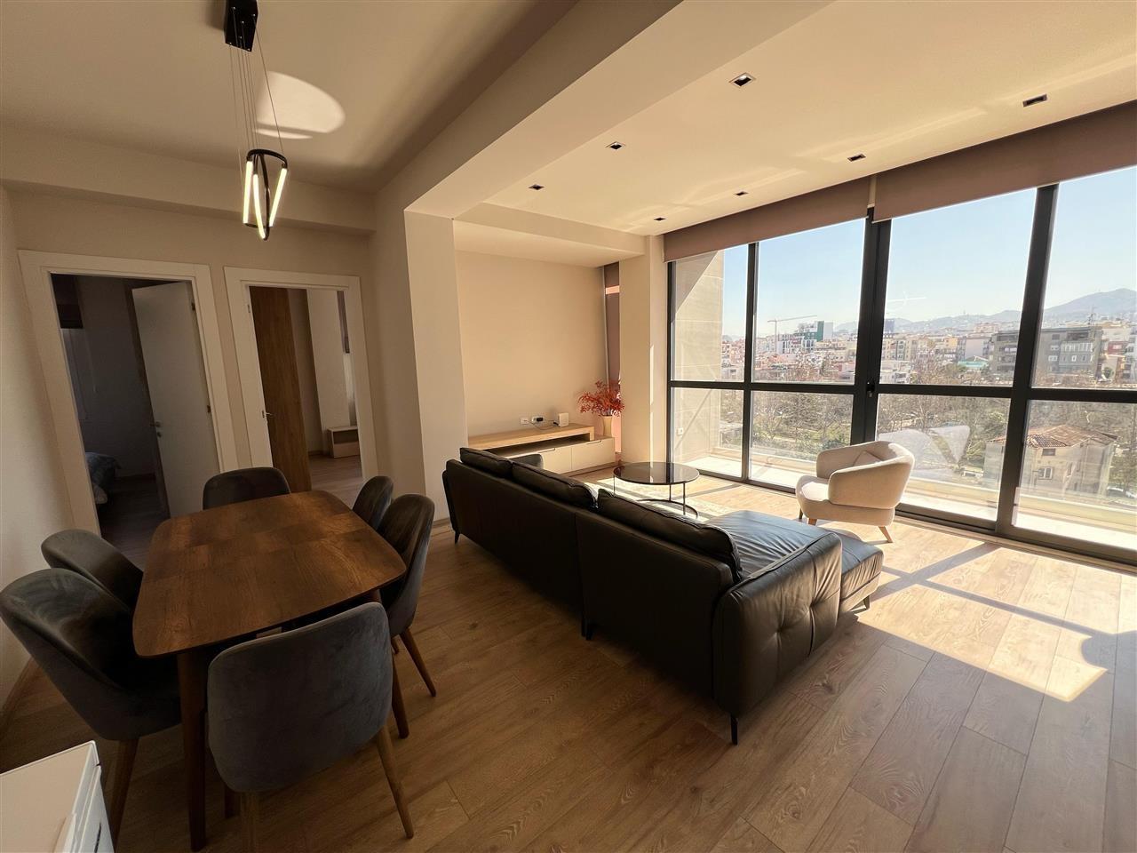 Apartament 2+1+parkim per qera prane Square 21