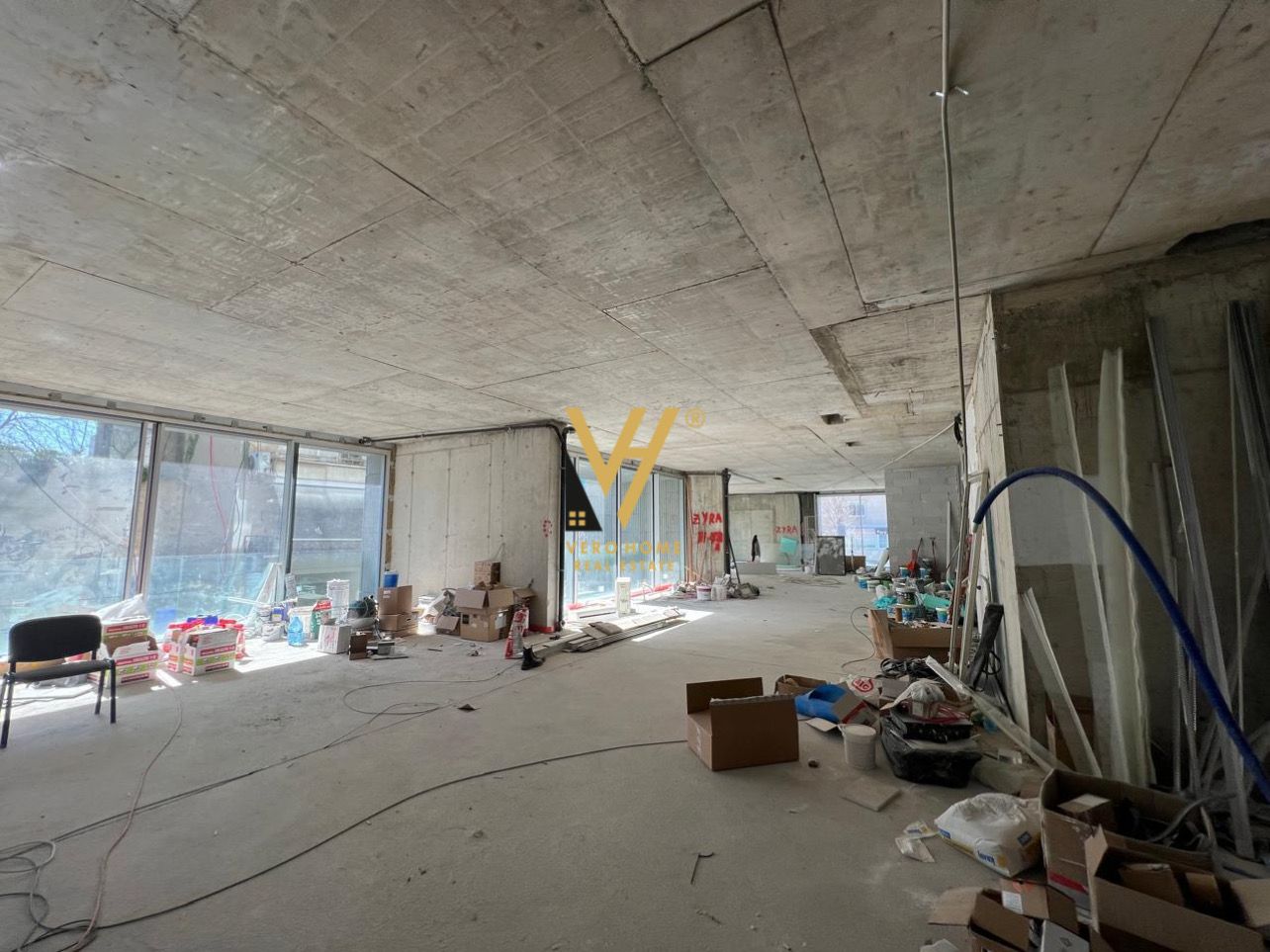 ZYRE 265 M2 ME QERA NE BLLOK 12.000 EURO