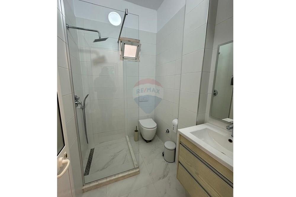 Shitet Apartament ne Zemer te Bllokut, Tirane 170,000 €