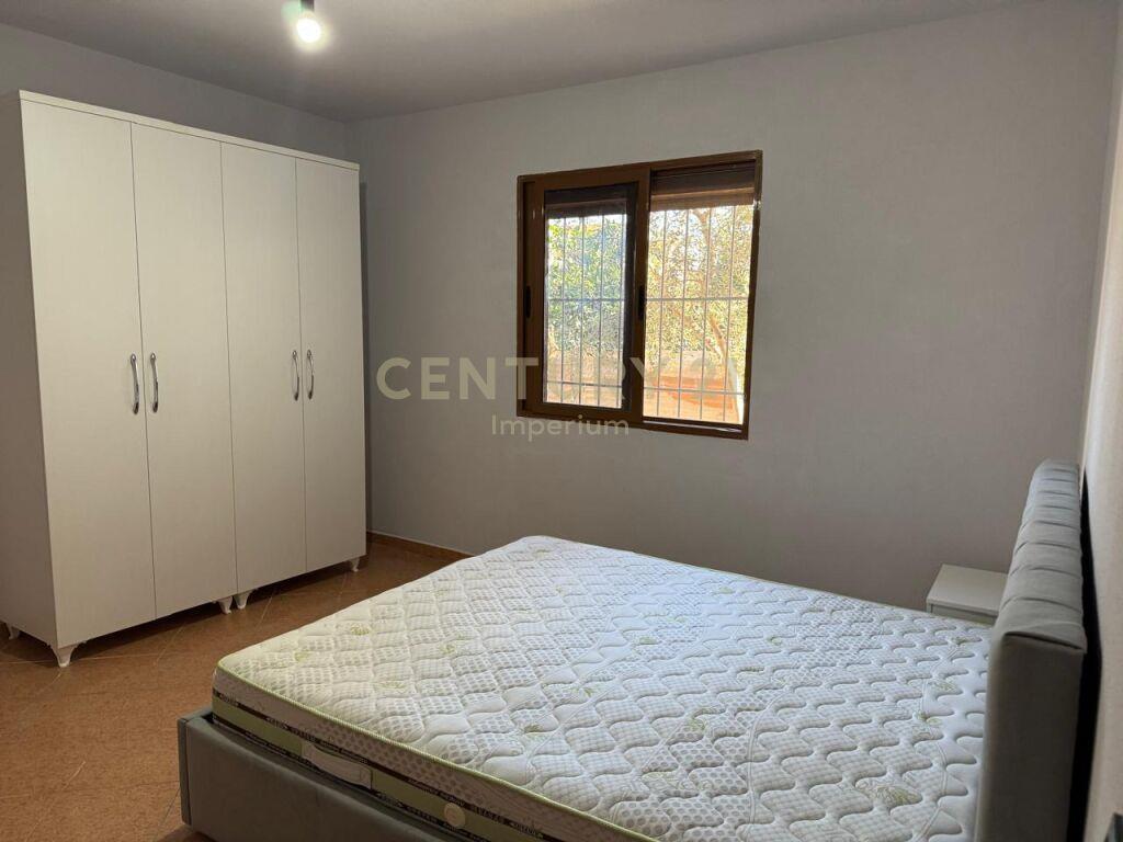Qira, Apartament 1+1 në Vile Private, Misto Mame
