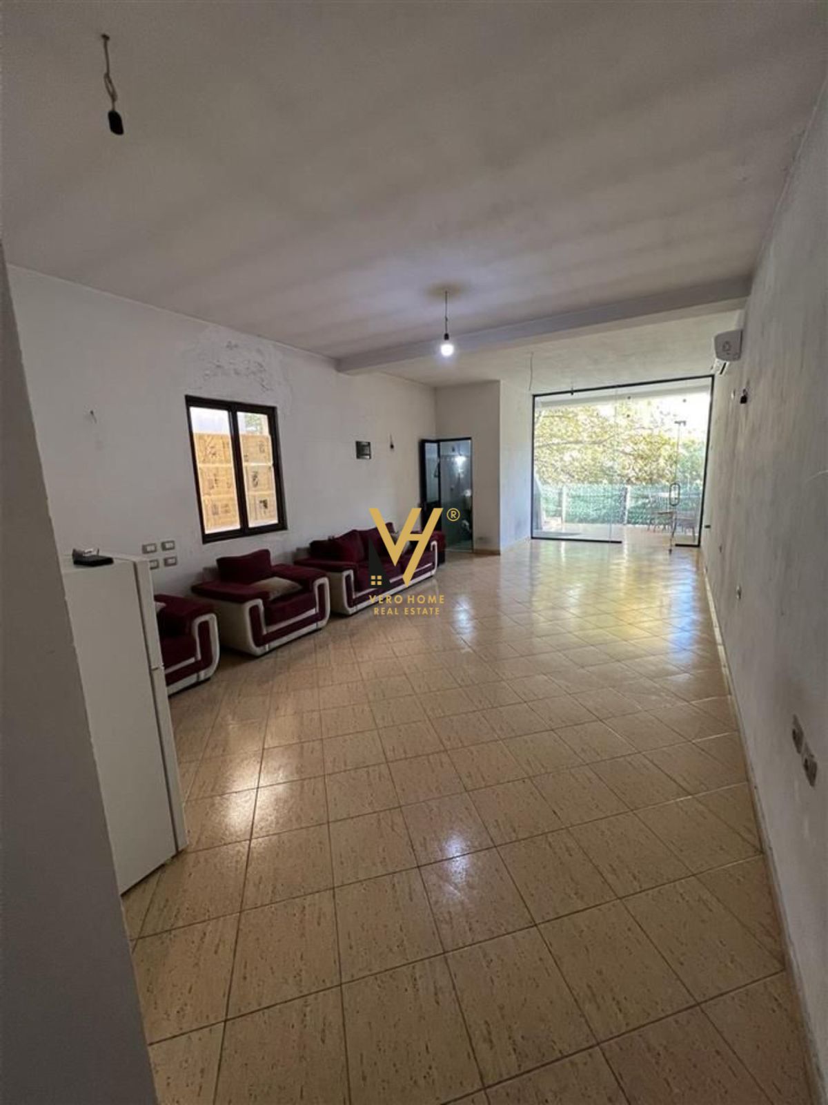 AMBIENT 100 M2 ME QERA TE RR.MYSLYM KETA 350 EURO