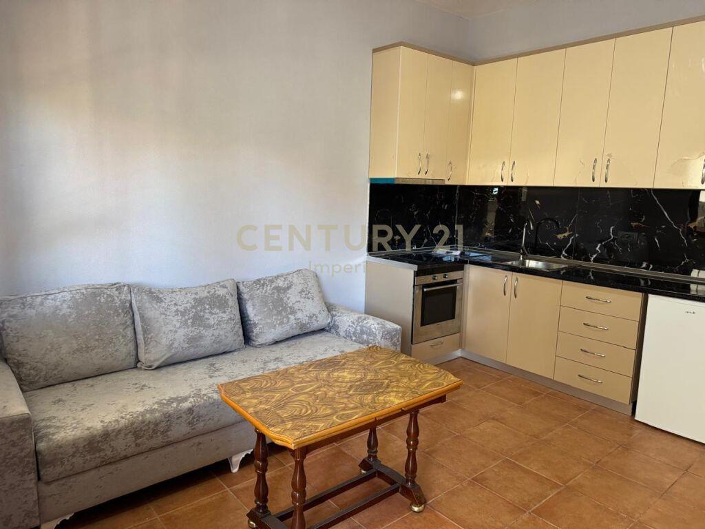 Apartament 1+1në katin e pare të një Vile Private, Misto Mam