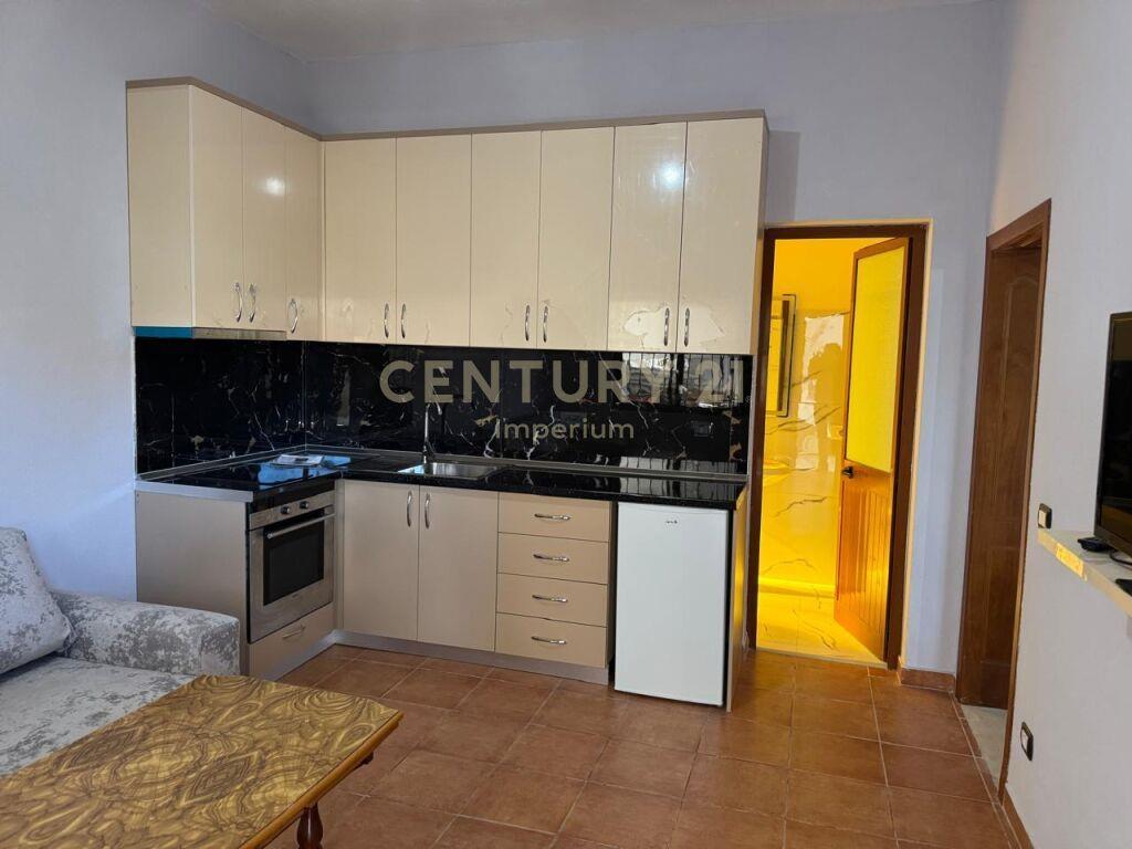 Apartament 1+1në katin e pare të një Vile Private, Misto Mam