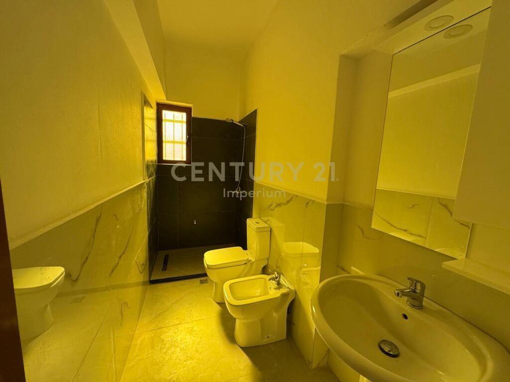 Apartament 1+1në katin e pare të një Vile Private, Misto Mam