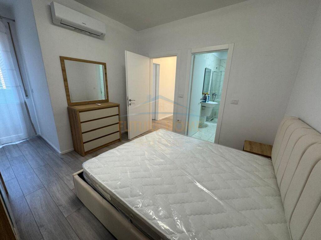 Qera, Apartament 3+1+ Post Parkimi, Golden Park , Tiranë.