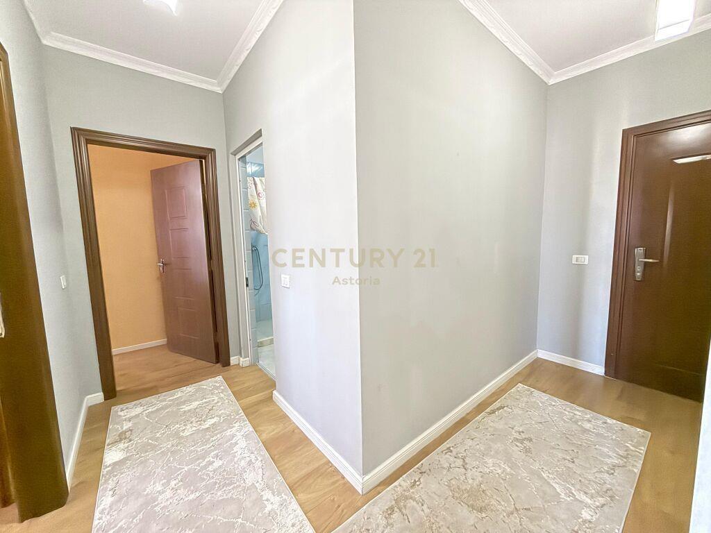 APARTAMENT ME QIRA 2+1 ME POST PARKIMI, YZBERISHT