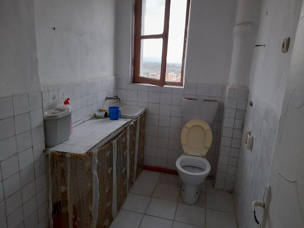 Shitet shtepi ne qeder te patosit