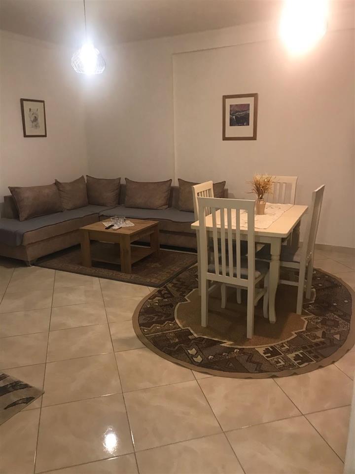 Jepet apartament me qera 2+1+2 prane KMY ne Yzberisht