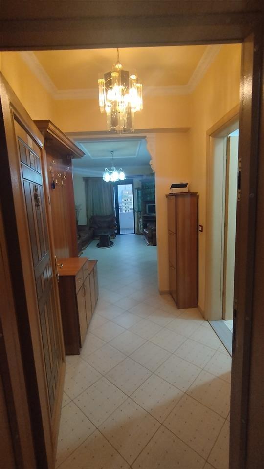 Jepet me qera Apartamenti 2+1+2 ne lagjen Apollonia