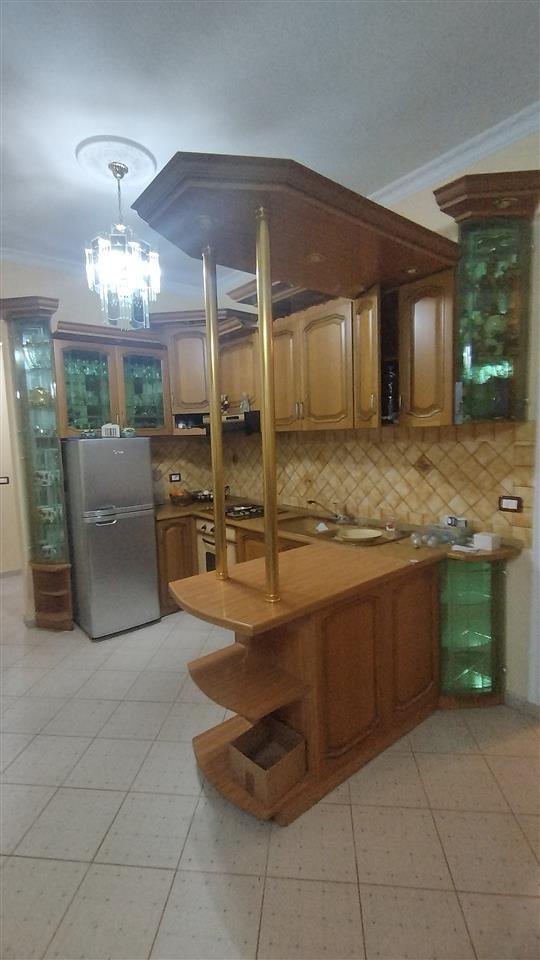 Jepet me qera Apartamenti 2+1+2 ne lagjen Apollonia