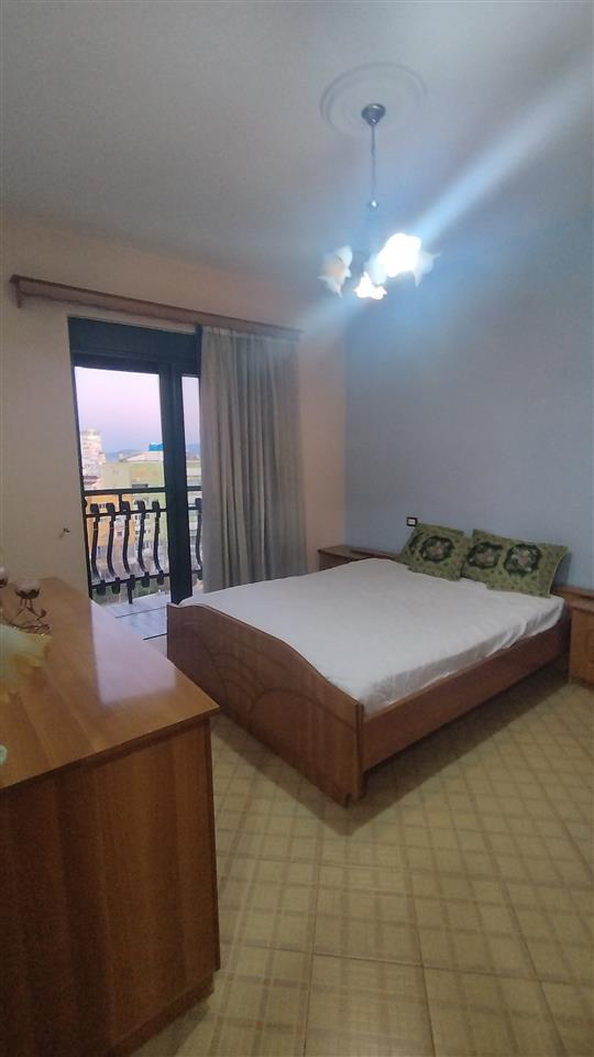 Jepet me qera Apartamenti 2+1+2 ne lagjen Apollonia