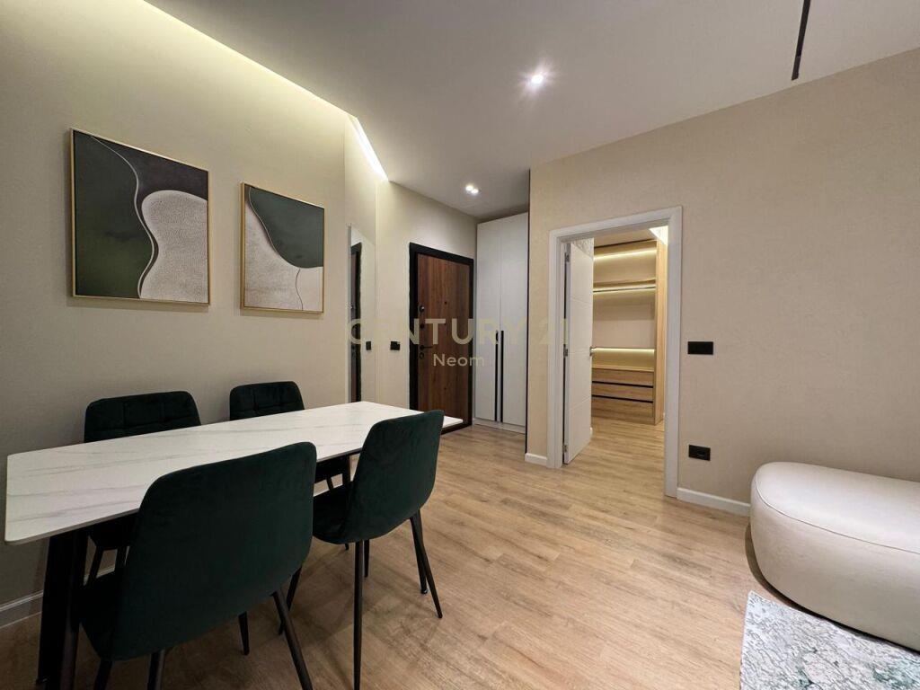 Jepet me Qira Apartment 1 +1 Te Hoxha Tahsim!