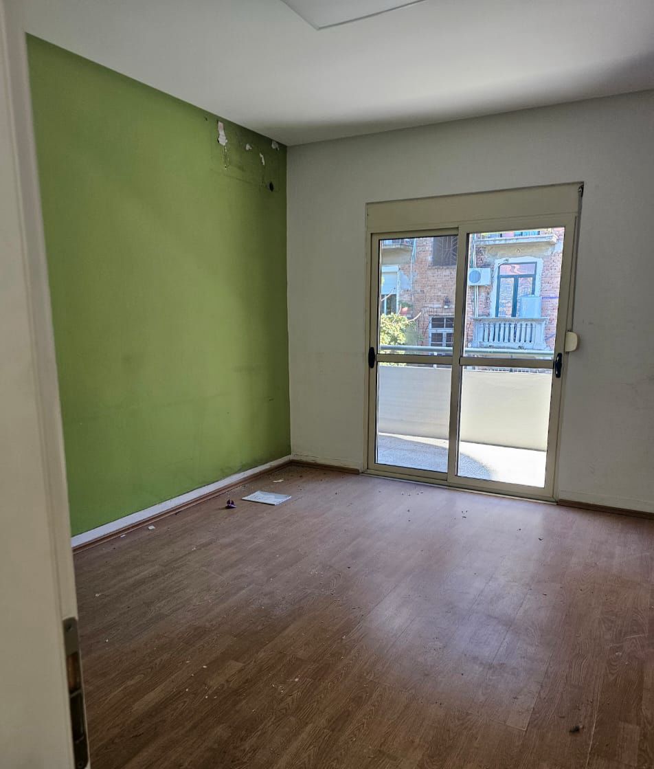 AMBIENT ME QERA TE KOMUNA E PARISIT 1.500 EURO