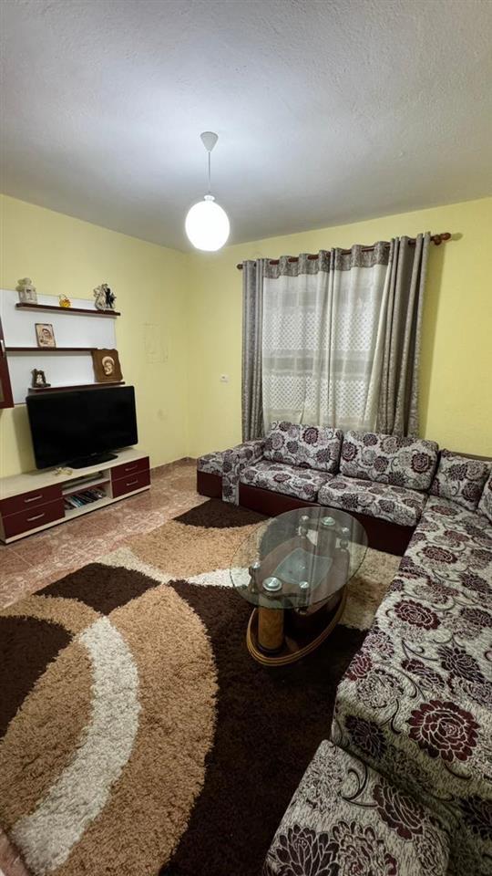 Jepet apartament 2+1 me Qira mbrapa Spitalit Ushtarak