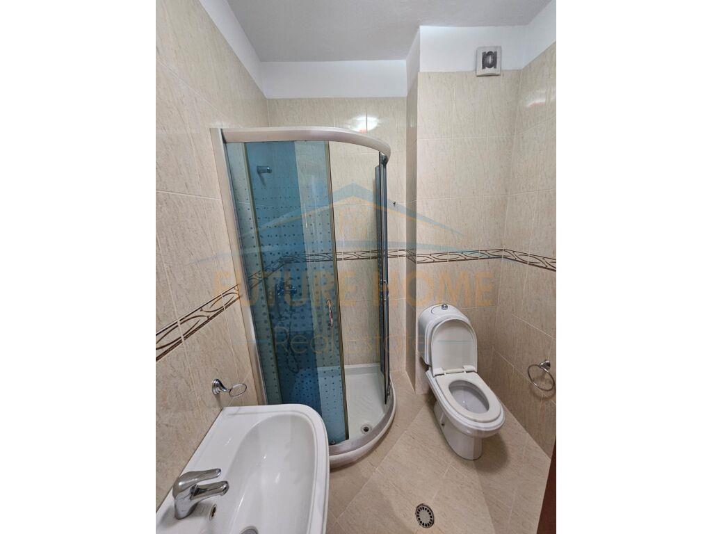 Qera, Apartament 3+1+2, Komuna e Parisit, Tiranë