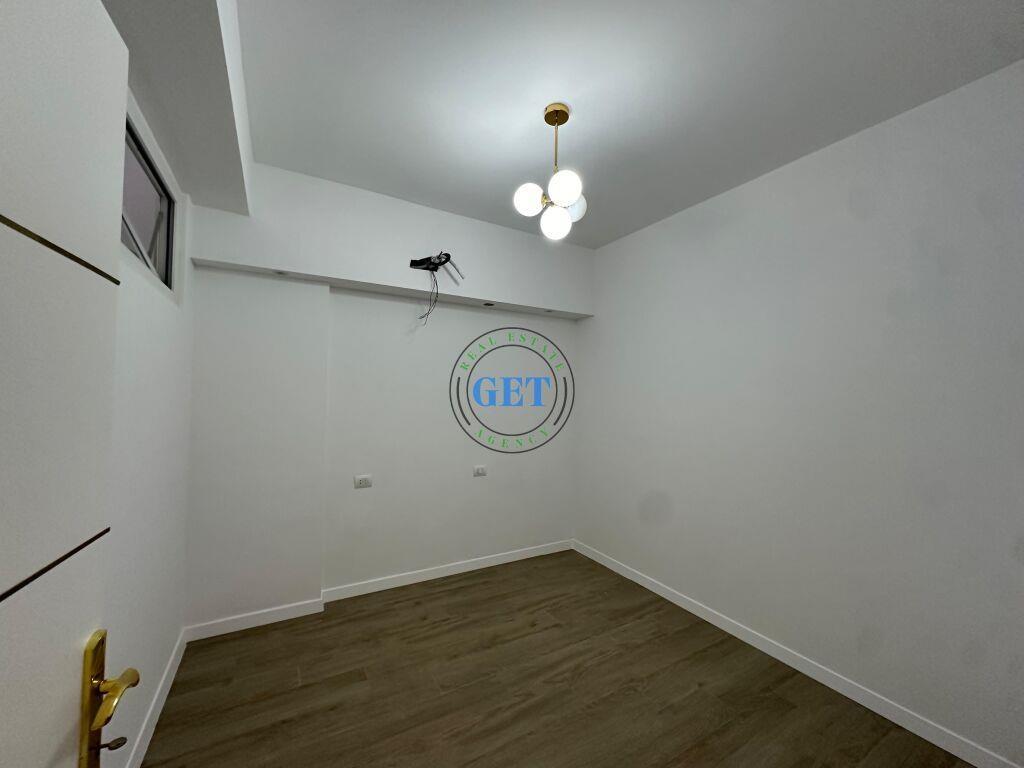 Shitet, Apartament 2+1+2,Qender, Durres!