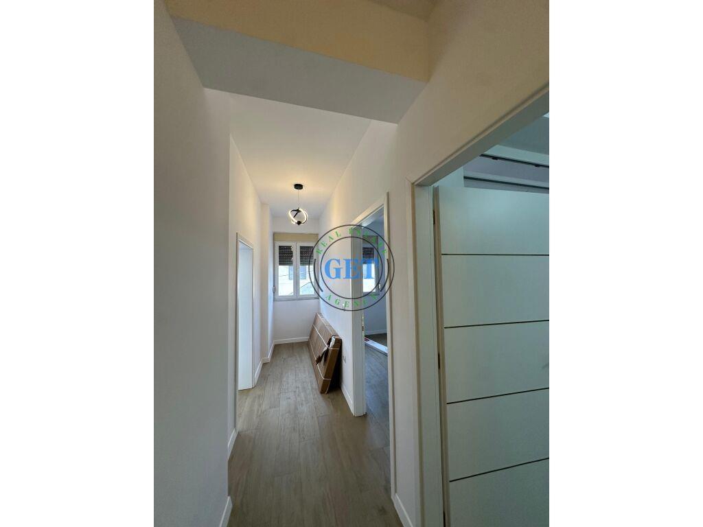 Shitet, Apartament 2+1+2,Qender, Durres!
