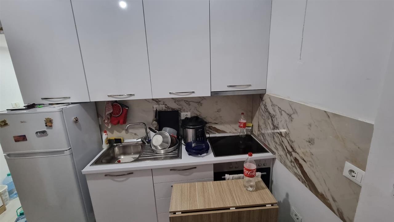 Garsoniere e adoptuar ne 1+1 te vogel.