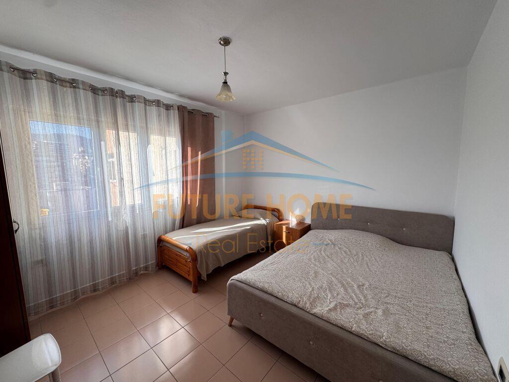 Shitet apartament 2+1+2 Komuna e Parisit