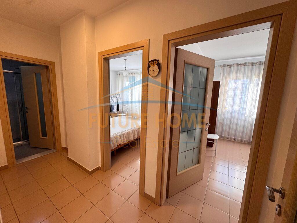 Shitet apartament 2+1+2 Komuna e Parisit